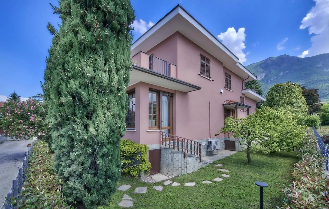 Rosa Vila Lierna Villa